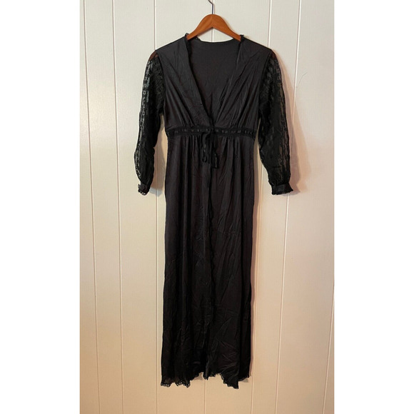 Vintage Dixie Belle Womens Pegnoir Robe Small 32 Black Satin Lace Romantic 60s - Picture 1 of 8